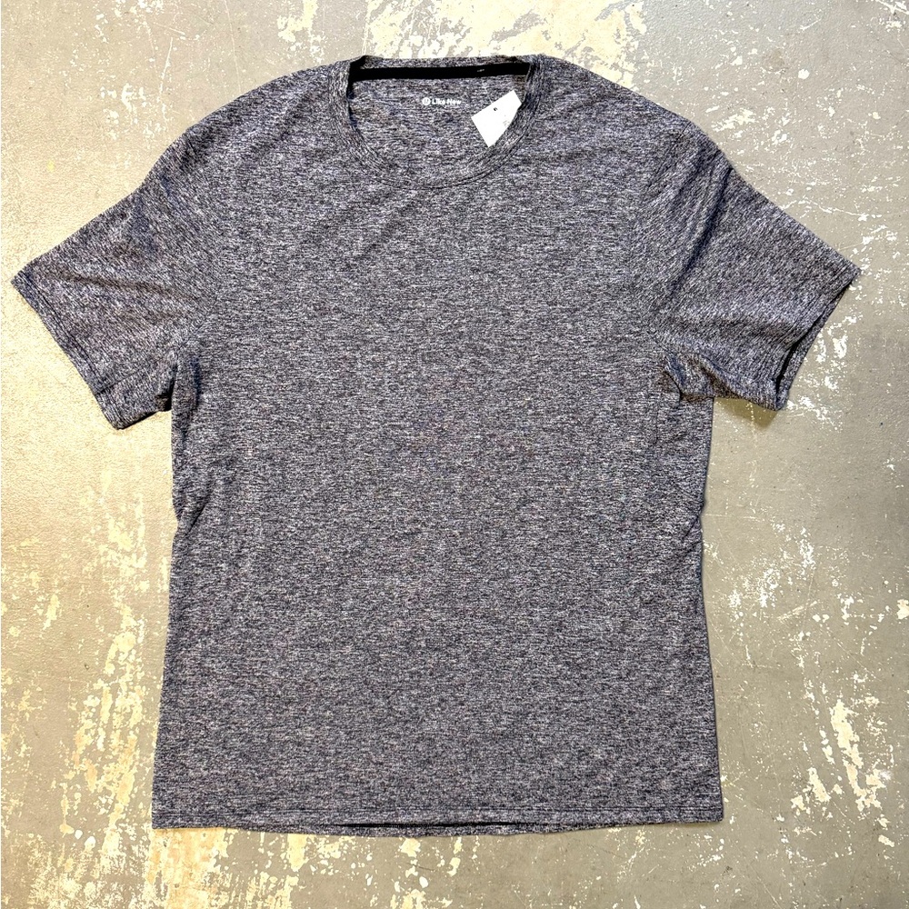 Lululemon like new men’s workout shirt size XS. Never used.